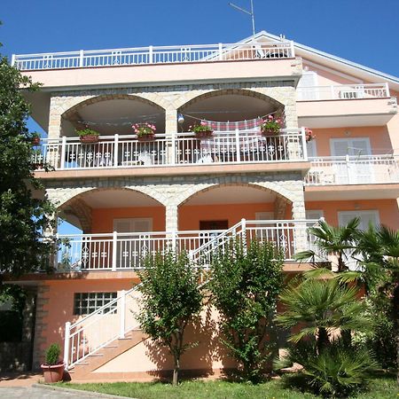 Apartments And Rooms Нивице Экстерьер фото