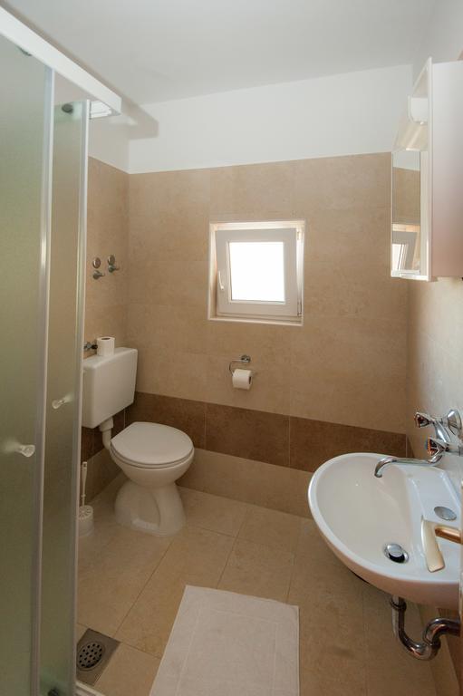 Apartments And Rooms Нивице Экстерьер фото